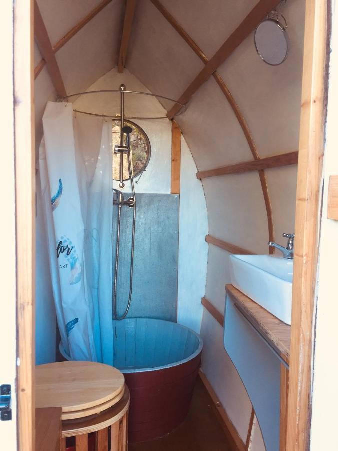 Rosa The Cosy Cabin - Gypsy Wagon - Shepherds Hut, River Views Off-Grid Eco Living Pedrogao Grande Dış mekan fotoğraf